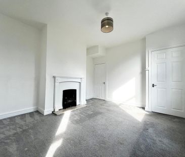 2 bedroom semi-detached house to rent - Photo 6