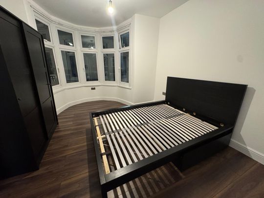 3 Bed Terraced House, Movers Lane, IG11 - Photo 1