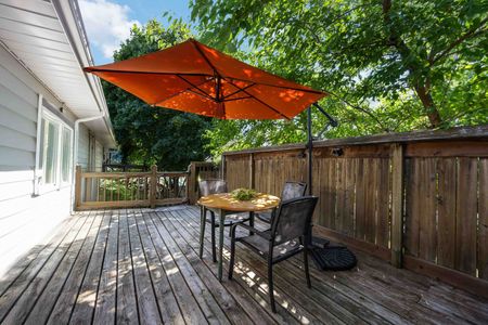 Charming All Inclusive Three Bedroom Apartment! - Photo 2