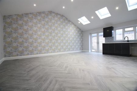 Snape Spur, Slough - Photo 4