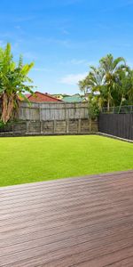 Rear Unit - Modern & Spacious 3 Bedroom Duplex with Private Outdoor Entertaining - Photo 3