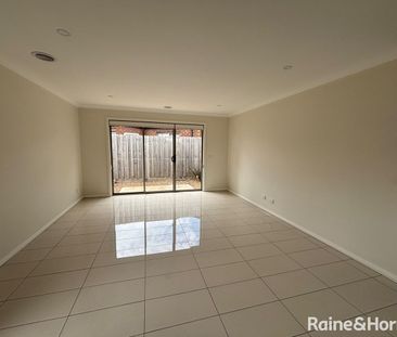 WELL PRESENTED 2 BEDROOM UNIT COURT LOCATION - Photo 1