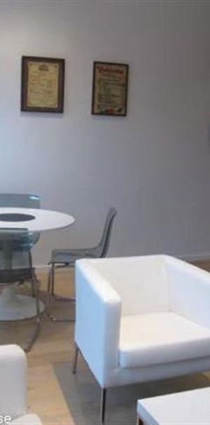 Appartement te huur in Elsene voor € 900 met 1 slaapkamer - Photo 1