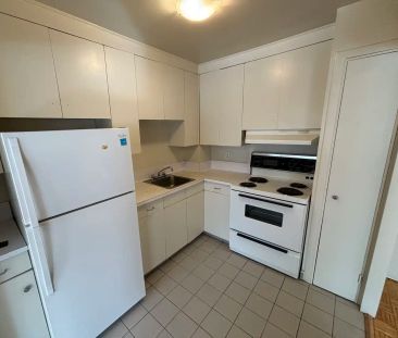 Le Versailles — 1 Bedroom Large - Photo 2