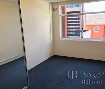 Spacious & Updated 2-Bedroom Unit With Lock Up Garage - Photo 2