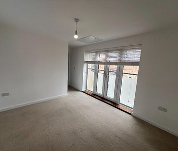 3 Bed House - Detached - Photo 1