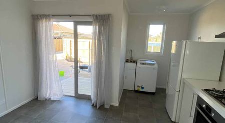 Vogeltown Three Bedroom - Photo 4