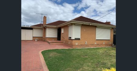 Spacious Family Home - Photo 5