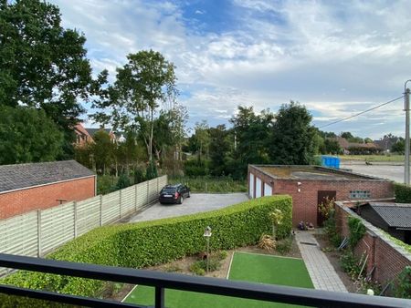 Lichtrijk APPARTEMENT op 1e verdieping met 2 slaapkamers, terras en garage - Foto 2