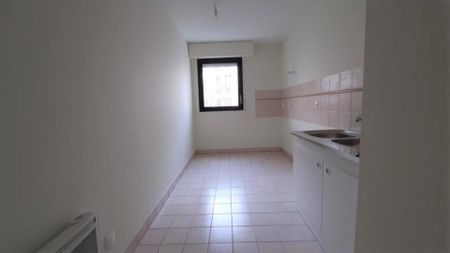 location Appartement T3 DE 78.9m² À PARIS - Photo 2