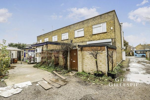 3 bedroom flat to rent - Photo 1