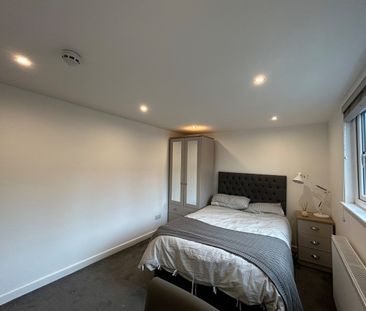 6 Bed Terraced House, Braemar Road, M14 - Photo 3