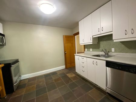 For Lease - 33 Lorindale Avenue Unit# #2 (UPPER), Toronto, Ontario - Photo 3