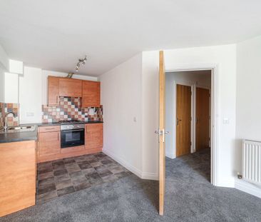 2 bedroom maisonette to rent - Photo 4