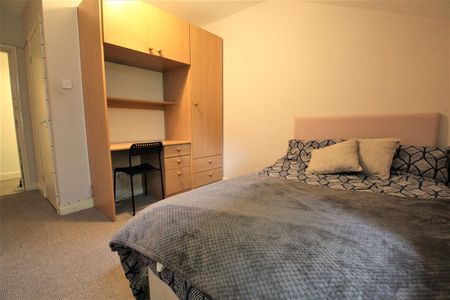 5 bedroom apartment to rent - Photo 3