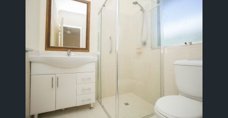 Charming 4-Bedroom Rental House in Peaceful Greenmount Suburb - Ideal for Families or Professionals! - Photo 4