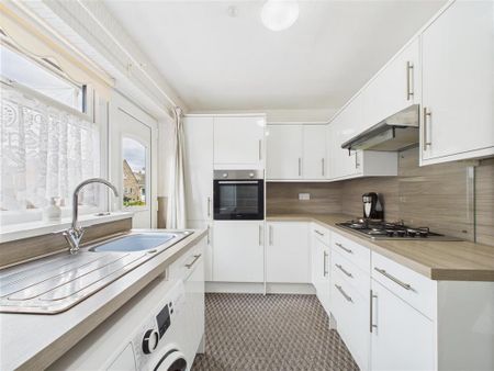 2 bedroom detached bungalow to rent - Photo 4