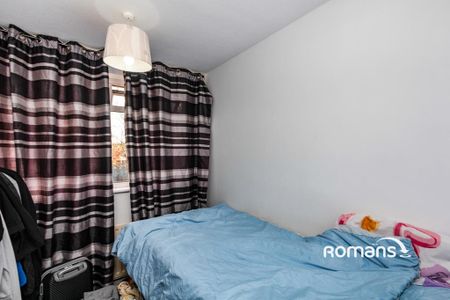 3 bedroom semi-detached house to rent - Photo 4