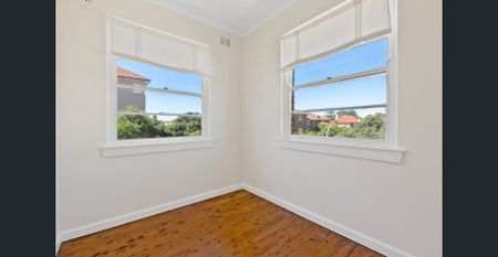 Beach Side Living, Only Two Blocks From Bondi Beach - Photo 3