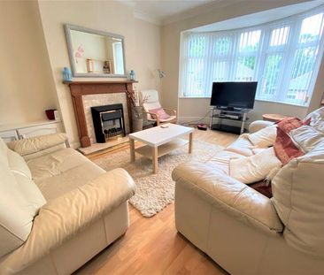 3 bedroom flat to rent - Photo 4