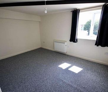 Hobley Drive, Swindon, SN3 - Photo 1