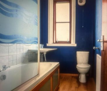 3 bedroom flat to rent - Photo 5