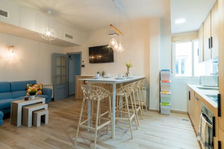 Comfortable room in Eduardo Marquina - Photo 3