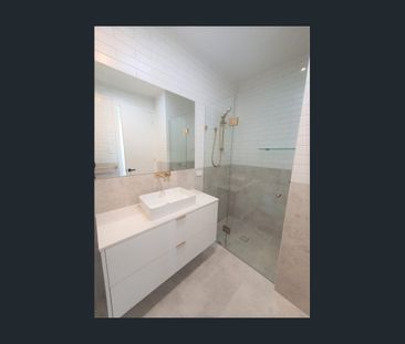 Stylish Coastal Living Just Minutes from Henley Square - Photo 5