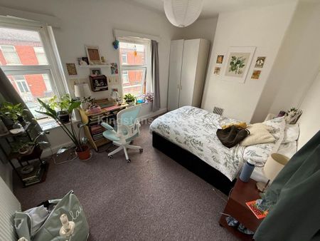 3 bedroom terraced house to rent - Photo 4