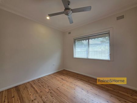 FAMILY HOME IN GREAT LOCATION - Photo 3