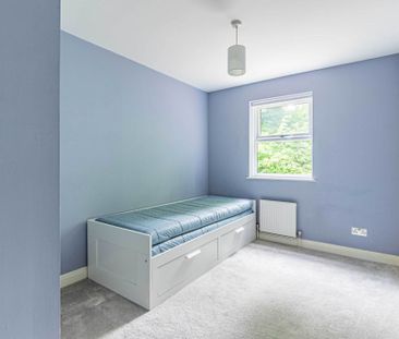 2 bed Flat for rent - Photo 5