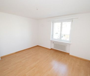 Charming 3-room apartment in a central location with 2 balconies - Foto 1