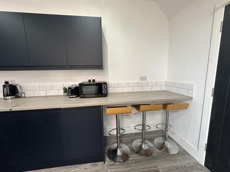1 bedroom house of multiple occupation to rent - Photo 4