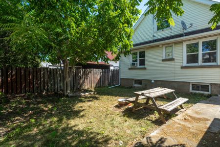 For Lease - 23 Augusta Avenue Unit# 2, St. Catharines, Ontario - Photo 5