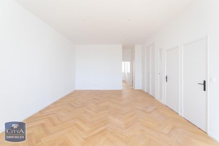 Location Appartement 3 pièces 79m² MARSEILLE 6ème - Photo 2