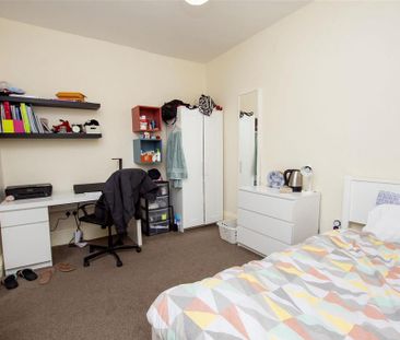 6 bedroom house to rent - Photo 2