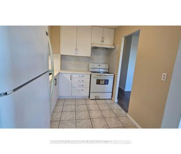 907 725 Don Mills Road - Photo 2