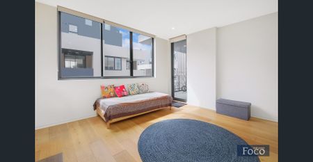 Spacious and bright - Photo 2