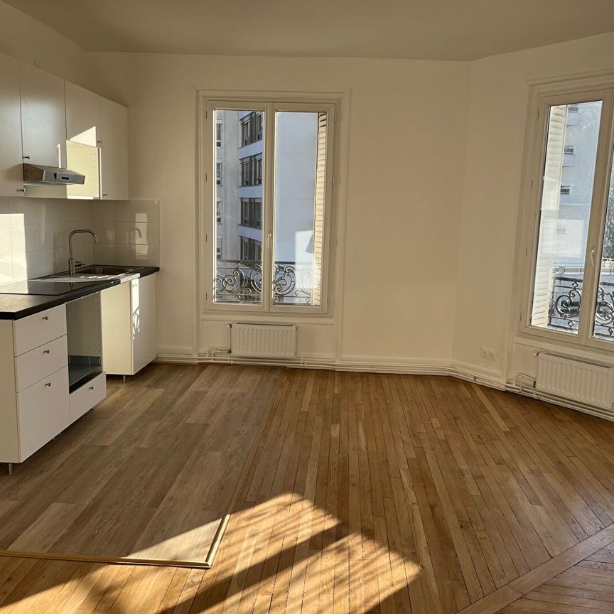 2 PIECES DE 72 M² COURBEVOIE HOTEL DE VILLE - Photo 1