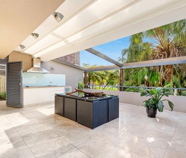 Executive Residence in Tranquil Setting - Photo 6