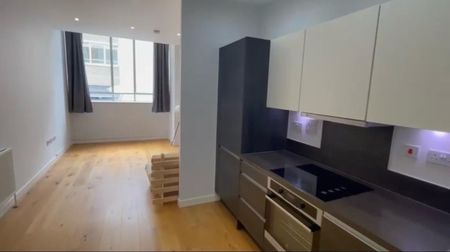 1 Bed Flat, Great West Road, TW8 - Photo 3