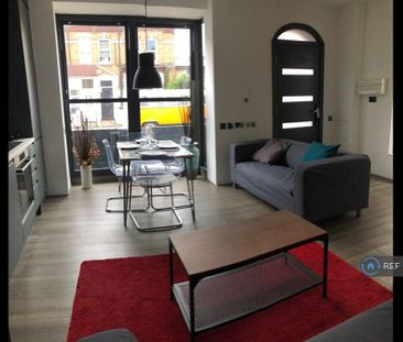 2 bedroom semi-detached house to rent - Photo 6