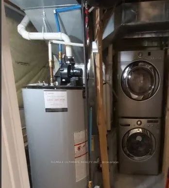 Detached Home For Lease | N9244720 - Photo 2