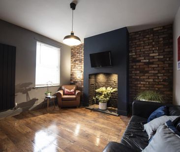 1 bedroom in a house share to rent - Photo 1