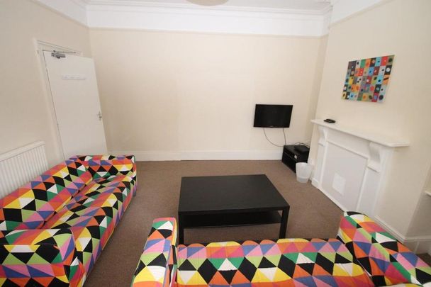 5 Bedroom | 14 Trematon Terrace, PL4 6QS - Photo 1