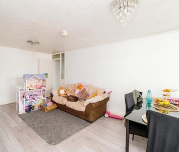 3 bedroom flat to rent - Photo 1
