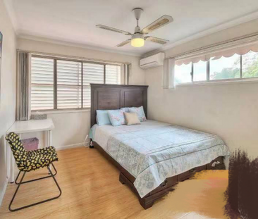 PERFECT FAMILY HOME - Photo 5