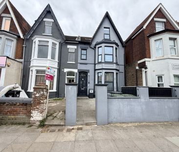 London Road, Portsmouth - Photo 5