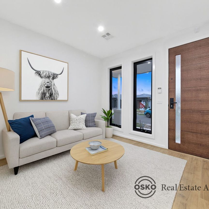 Location Location Location!!! Contemporary Comfort in the Heart of Westbrook Estate! - Photo 1