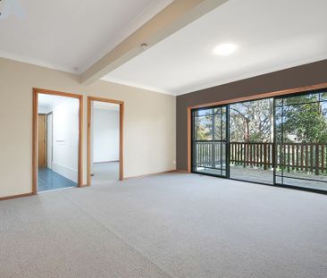 Stunning expansive five bedroom home set in tranquil setting - Photo 2